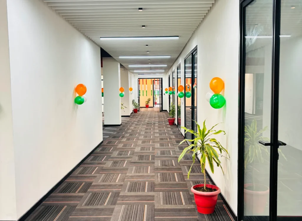 open-office-workstations-gurgaon.webp